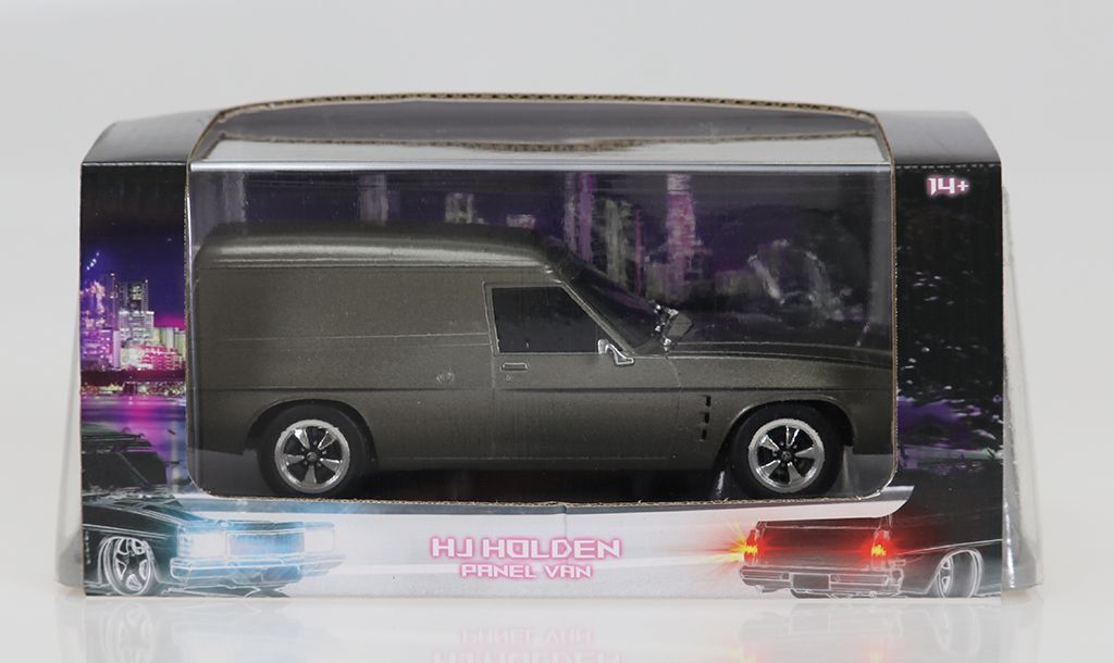 1/24 Licorice Holden HJ Panelvan Light Up Req 2 AAA Batteries